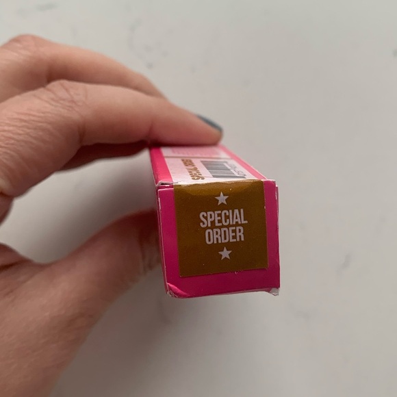 Jeffree Star Velour Liquid Lipstick - Special Order (Deep Yellow/Matte Finish) - Picture 2 of 4